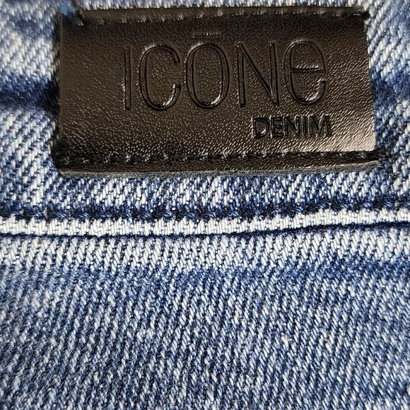 Two Toned Denim Mom Jeans Size 28 High Waisted Raw Hem Cropped - Picture 11 of 13